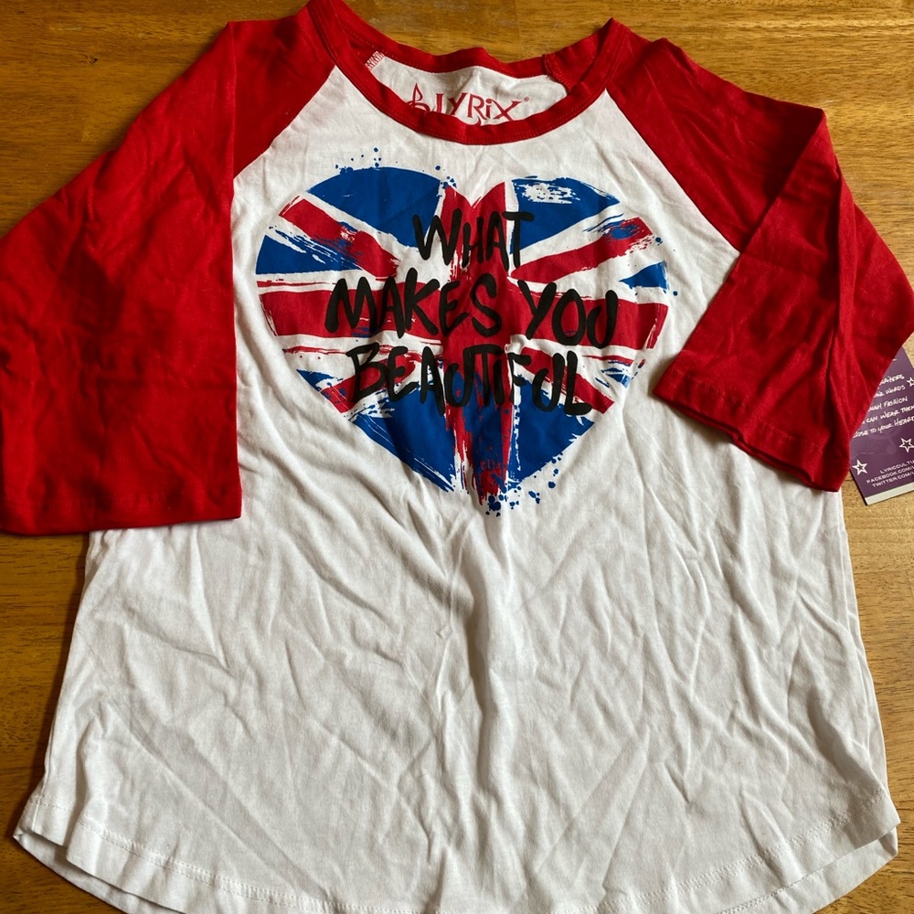 Lyrix NWT That what makes you Beautiful ID sz L 1D, One Direction, British flag
